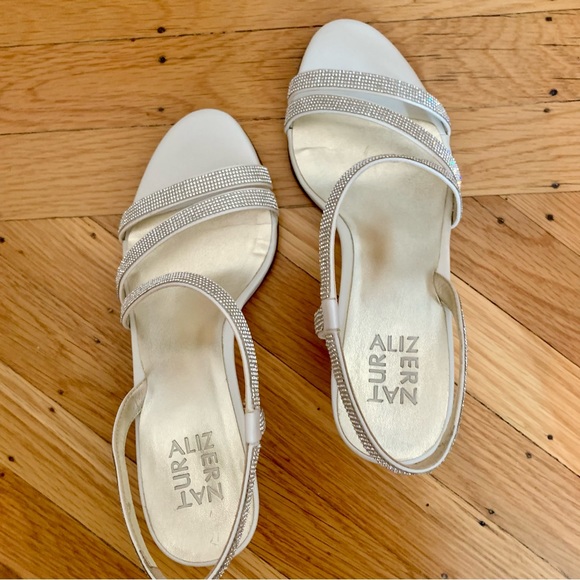 Naturalizer White Crystal Block Heel Evening Sandal 7 Wide - Perfect for Bridal - Picture 5 of 9